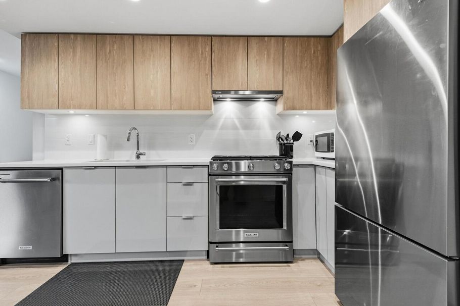 118 108 E 8th Street North Vancouver, BC - 9