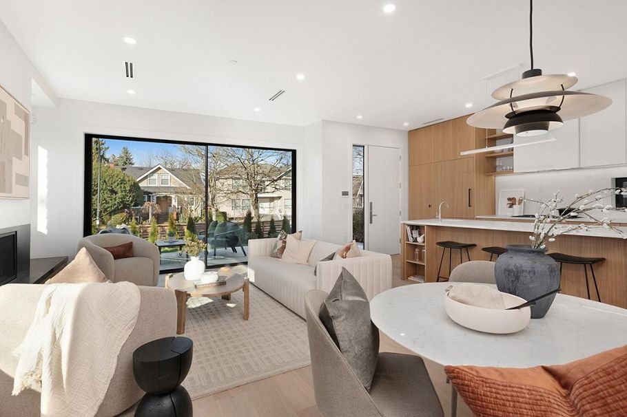 396 W 21 Avenue Vancouver, BC - 13