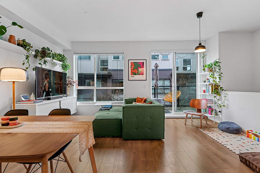 27 533 E 3rd Street North Vancouver, BC - 5