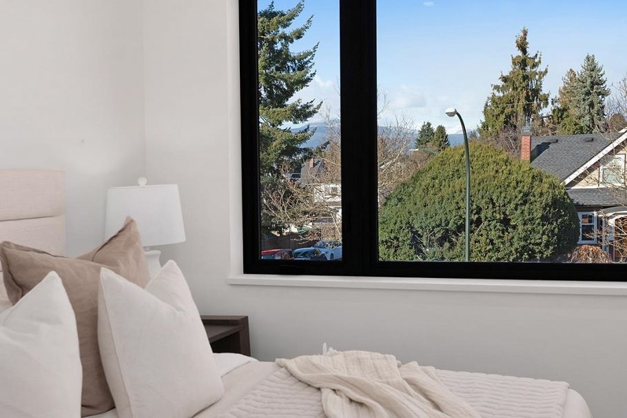 396 W 21 Avenue Vancouver, BC - 18