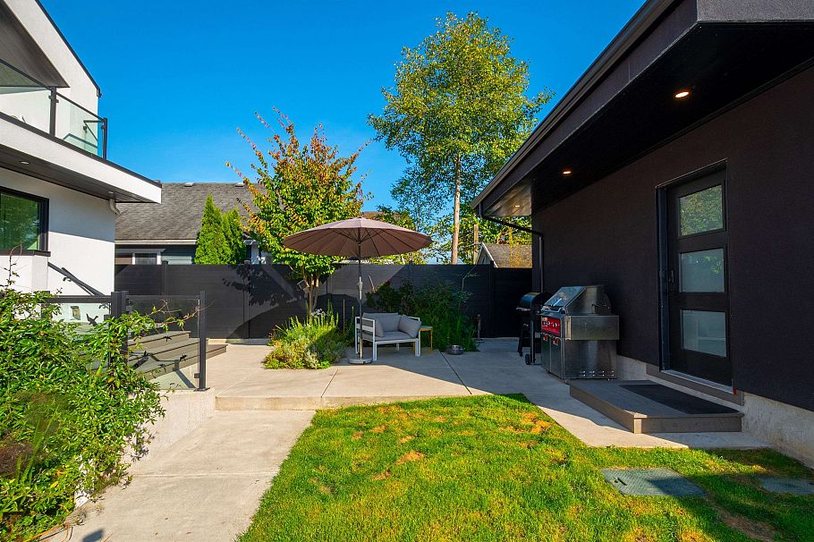 2734 Yale Street Vancouver, BC - 22