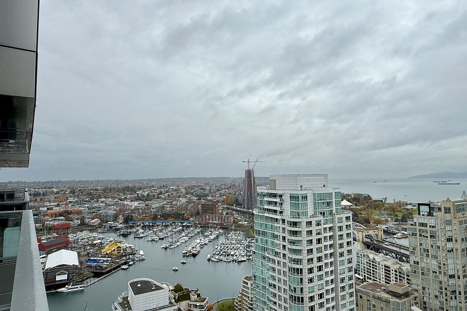 3605 1480 Howe Street Vancouver, BC - 1