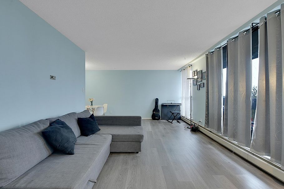 605 6759 Willingdon Avenue Burnaby, BC - 2