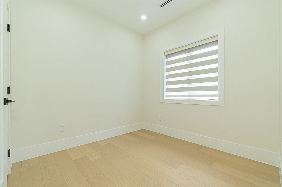 1552 W 66th Avenue Vancouver, BC - 20