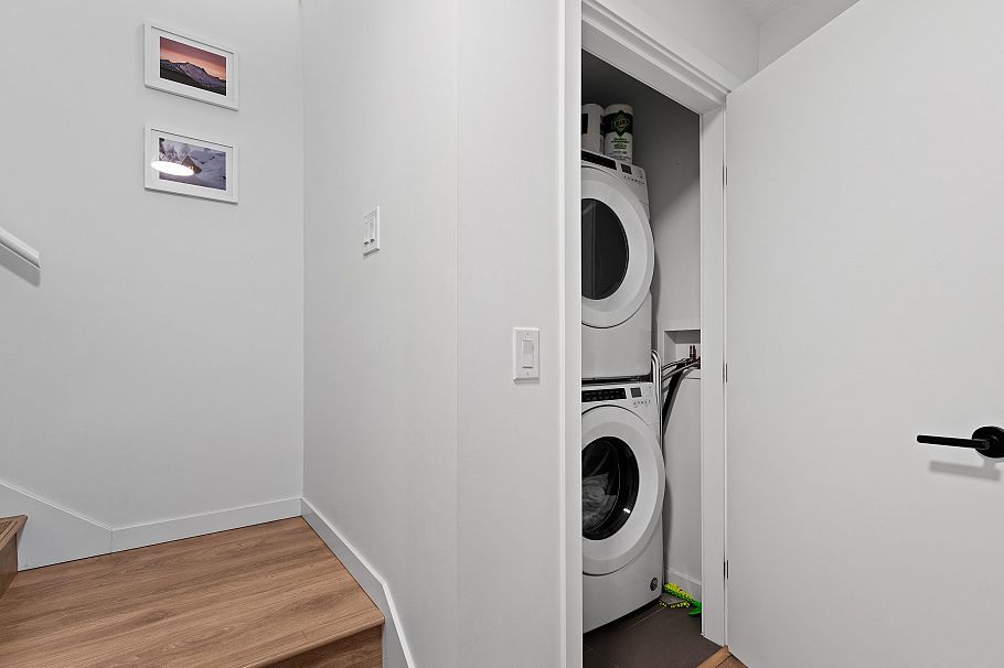 27 533 E 3rd Street North Vancouver, BC - 21