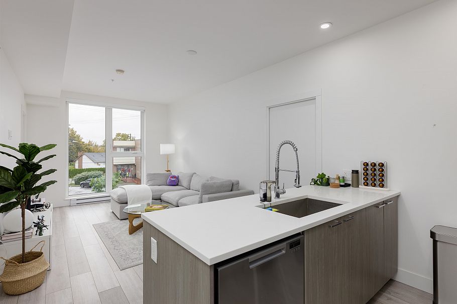 204 979 E 19th Avenue Vancouver, BC - 8