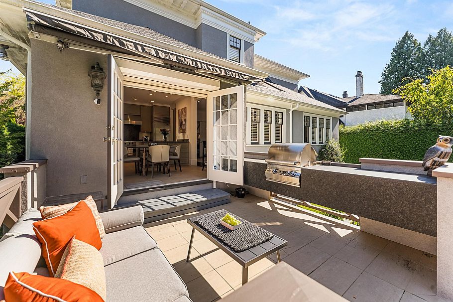 6339 Adera Street Vancouver, BC - 1