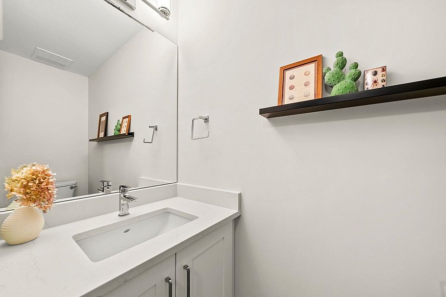 244 E 18th Street North Vancouver, BC - 23