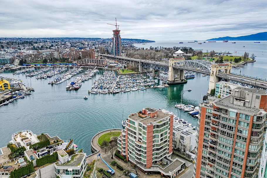 902 1500 Howe Street Vancouver, BC - 1