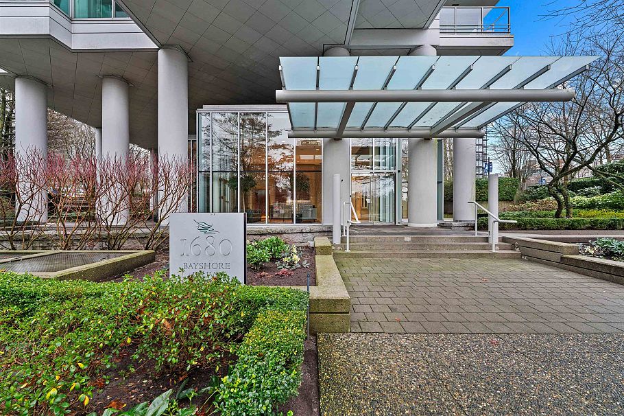 605 1680 Bayshore Drive Vancouver, BC - 1