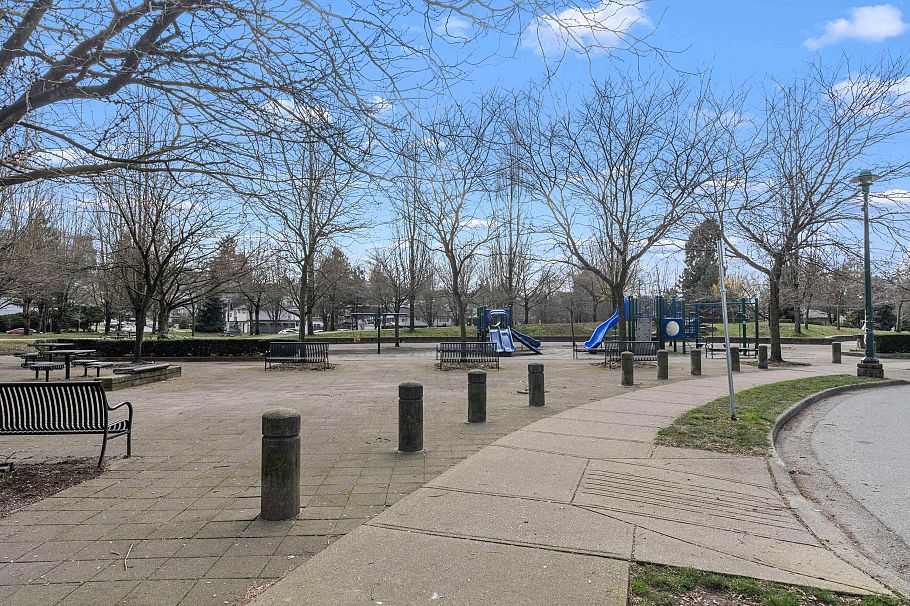 1703 3663 Crowley Drive Vancouver, BC - 23