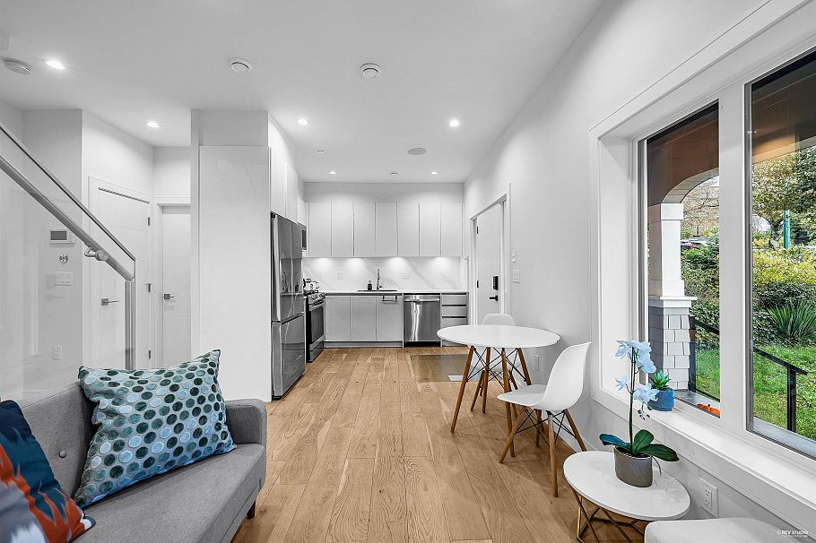 3433 Dundas Street Vancouver, BC - 4