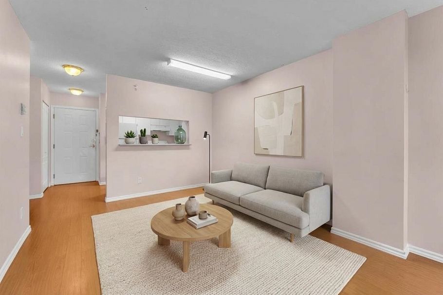 910 3489 Ascot Place Vancouver, BC - 2