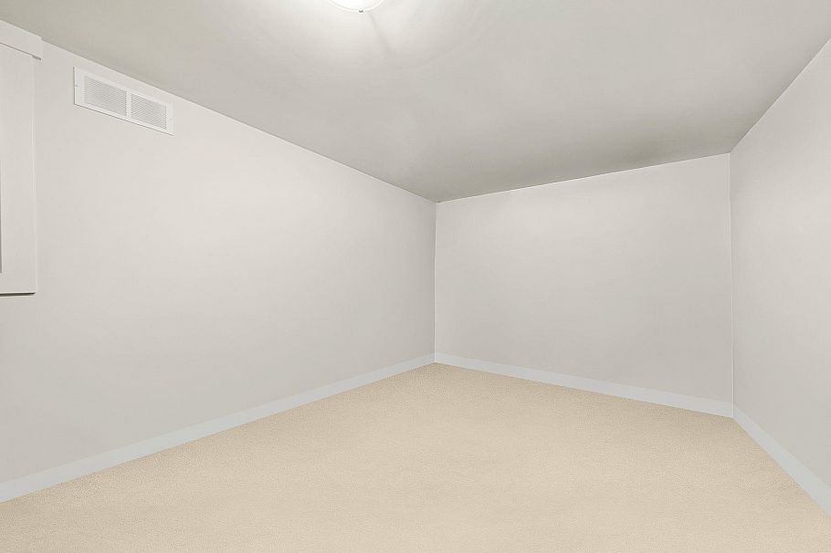 244 E 18th Street North Vancouver, BC - 24