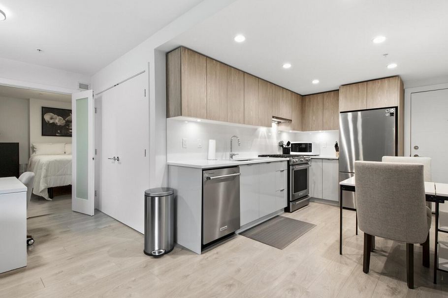 118 108 E 8th Street North Vancouver, BC - 6