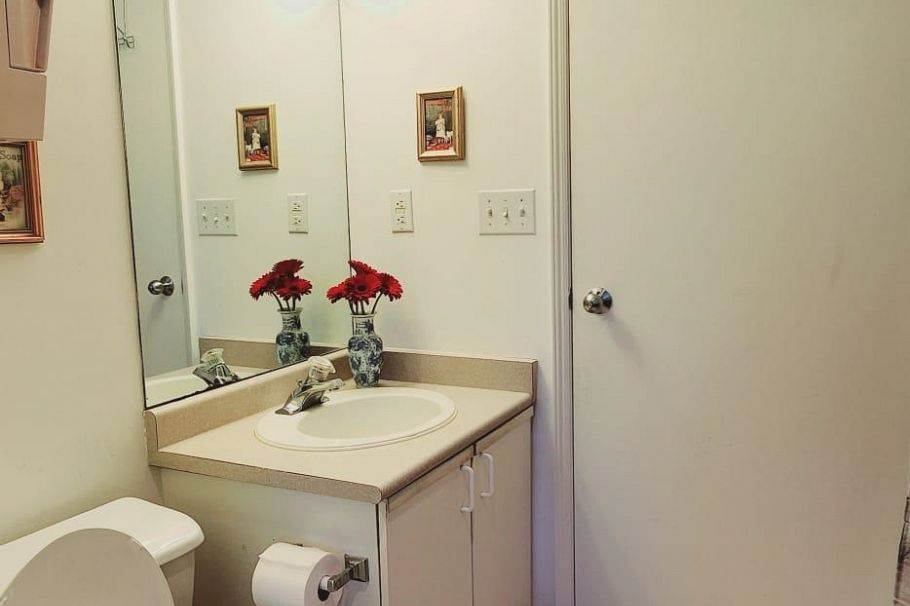 208 811 Helmcken Street Vancouver, BC - 8