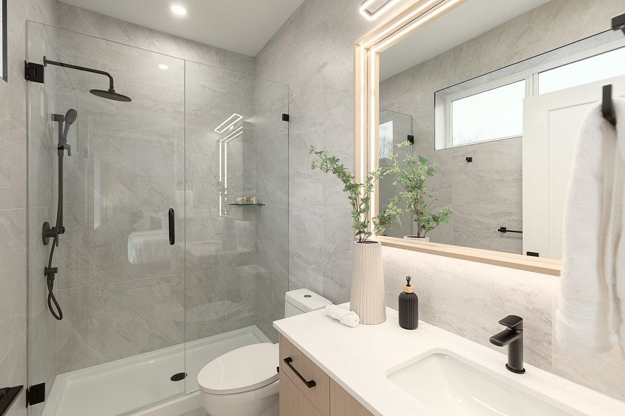 2 3506 E Pender Street Vancouver, BC - 13