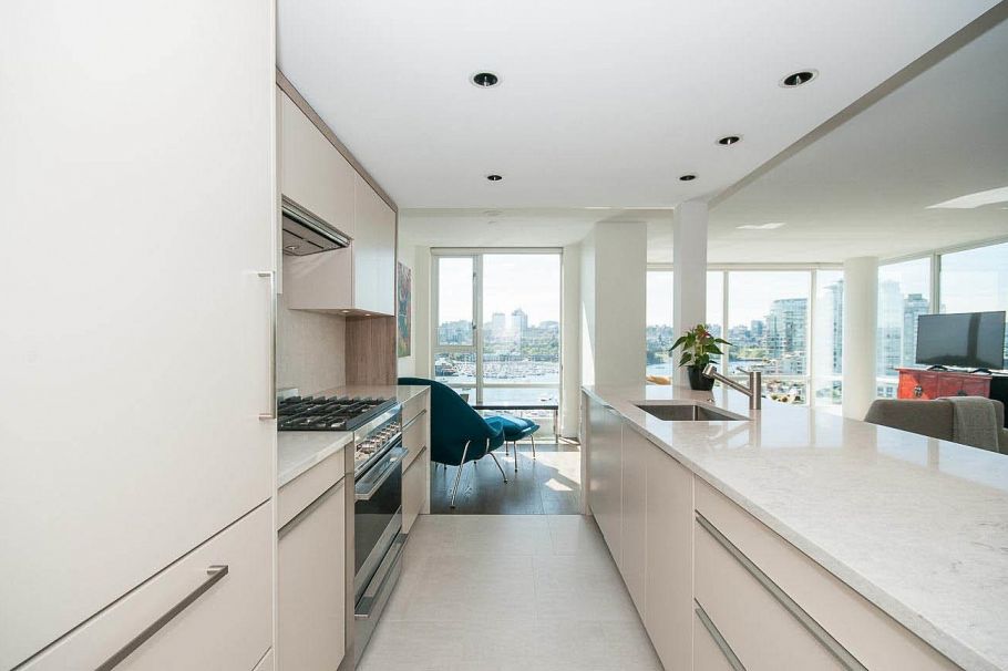 1703 1067 MARINASIDE CRESCENT, Vancouver BC V6Z 3A4 Vancouver, BC - 7