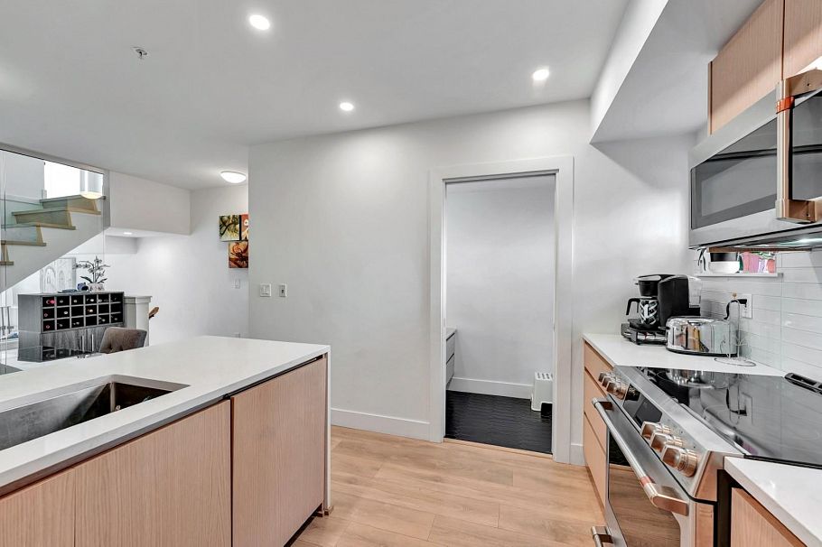 3 752 E 3rd Street North Vancouver, BC - 22