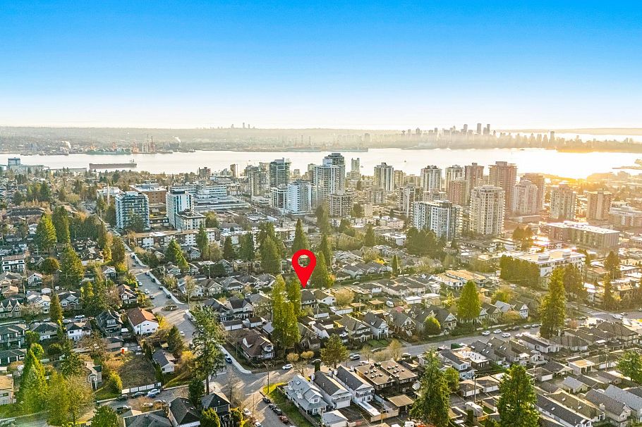 244 E 18th Street North Vancouver, BC - 32