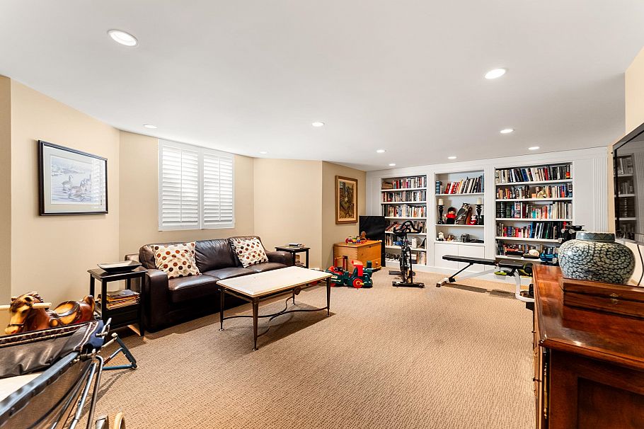 6339 Adera Street Vancouver, BC - 32