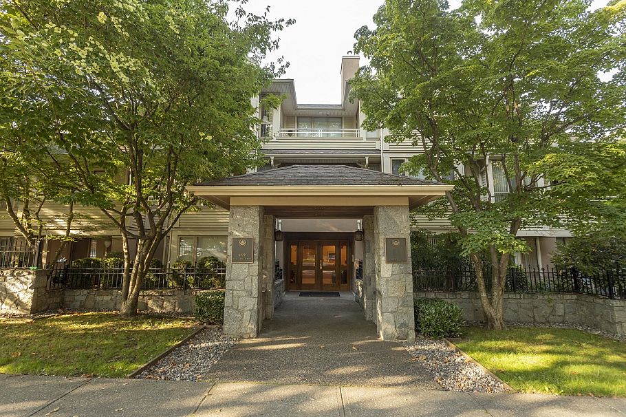 405 3777 W 8th Avenue Vancouver, BC - 1