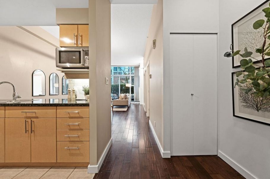 123 Aquarius Mews Vancouver, BC - 20