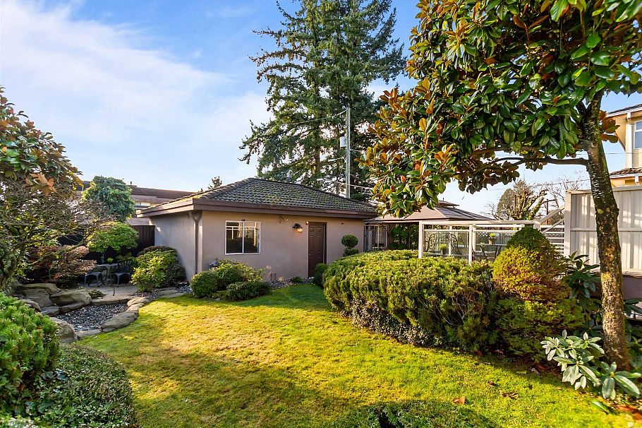 1028 W 51st Avenue Vancouver, BC - 27