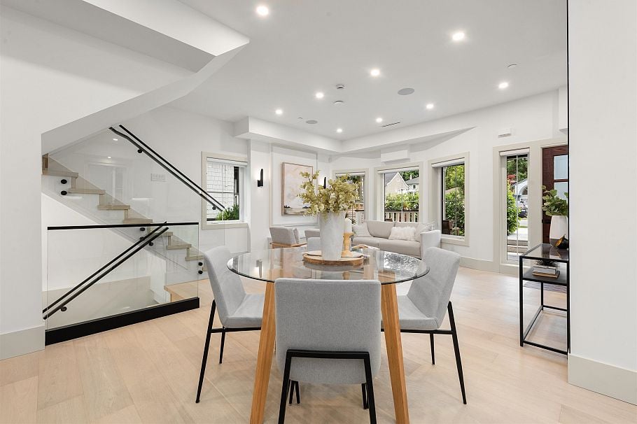 1 365 E 33rd Avenue Vancouver, BC - 8