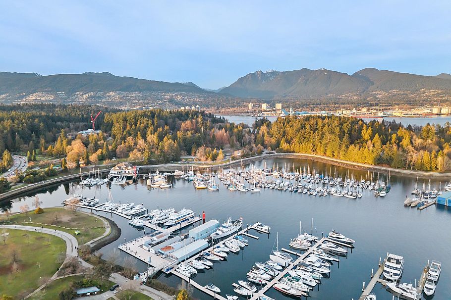 1901 1710 Bayshore Drive Vancouver, BC - 1