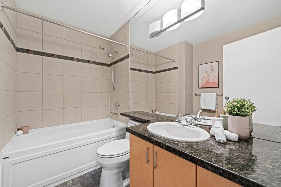 123 Aquarius Mews Vancouver, BC - 34