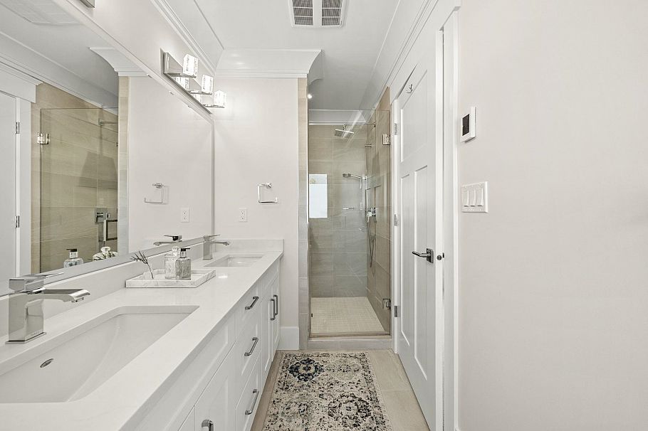 244 E 18th Street North Vancouver, BC - 13