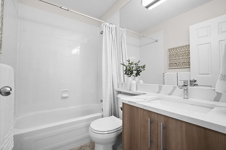 935 E 8th Avenue Vancouver, BC - 16