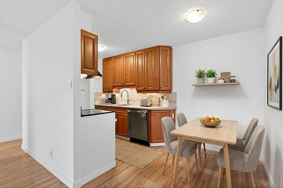 1306 2016 Fullerton Avenue North Vancouver, BC - 1