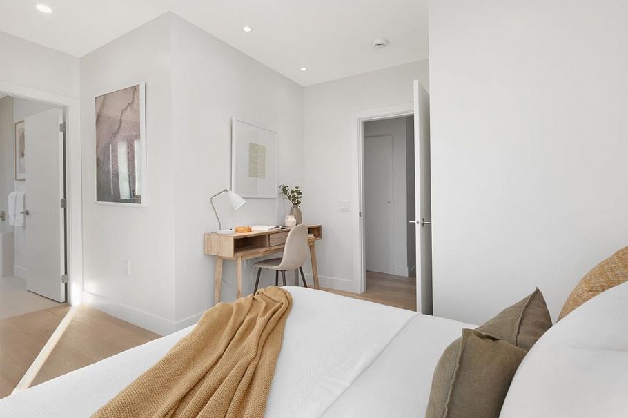 396 W 21 Avenue Vancouver, BC - 22