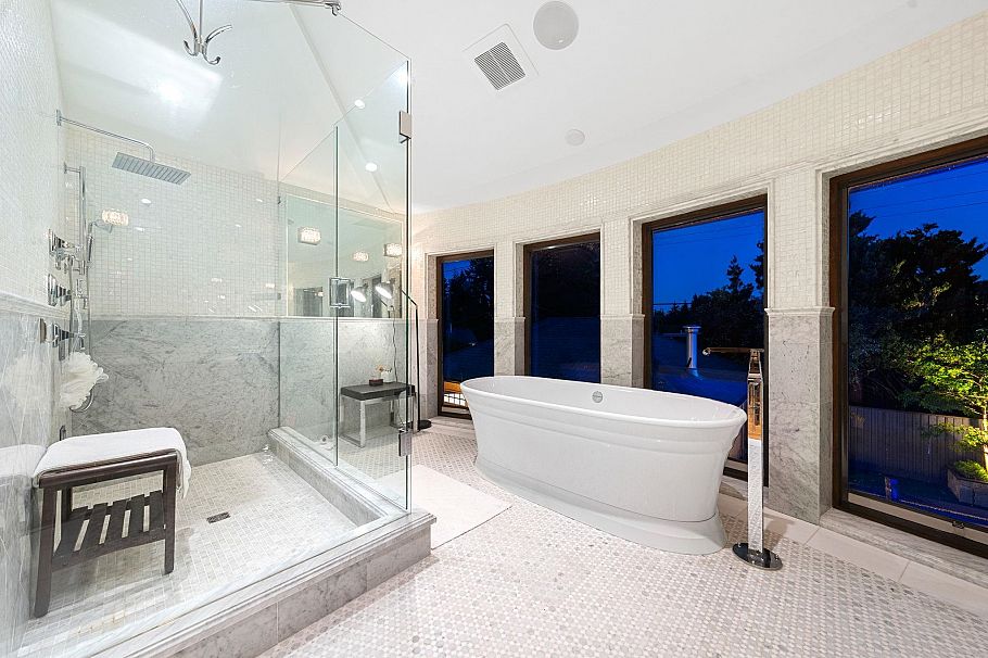 2809 Edgemont Boulevard North Vancouver, BC - 24