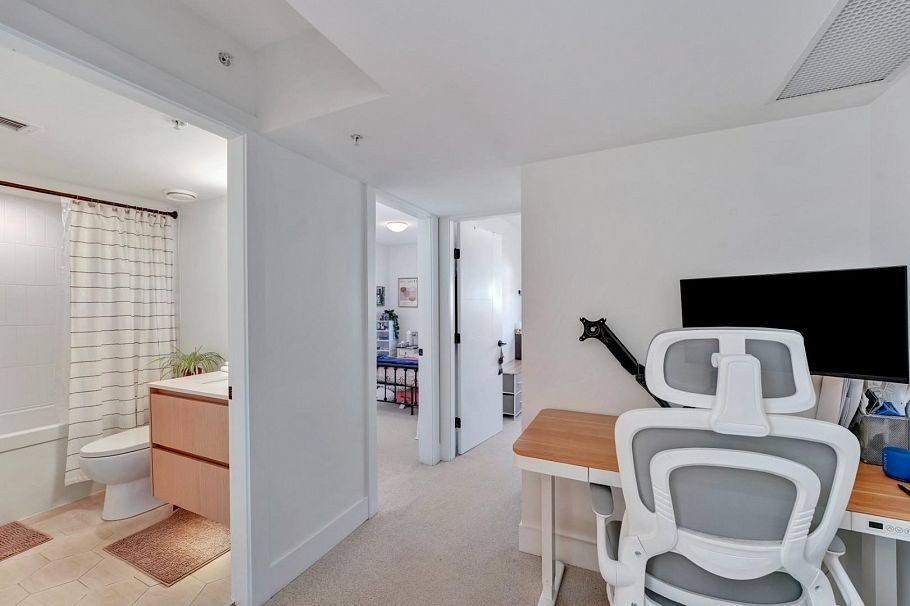 3 752 E 3rd Street North Vancouver, BC - 30