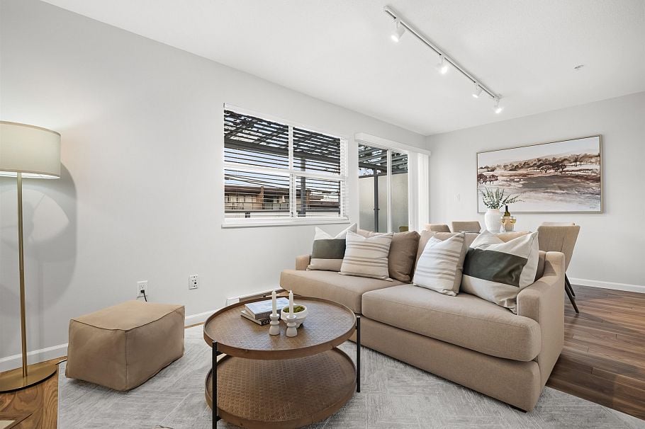 935 E 8th Avenue Vancouver, BC - 4