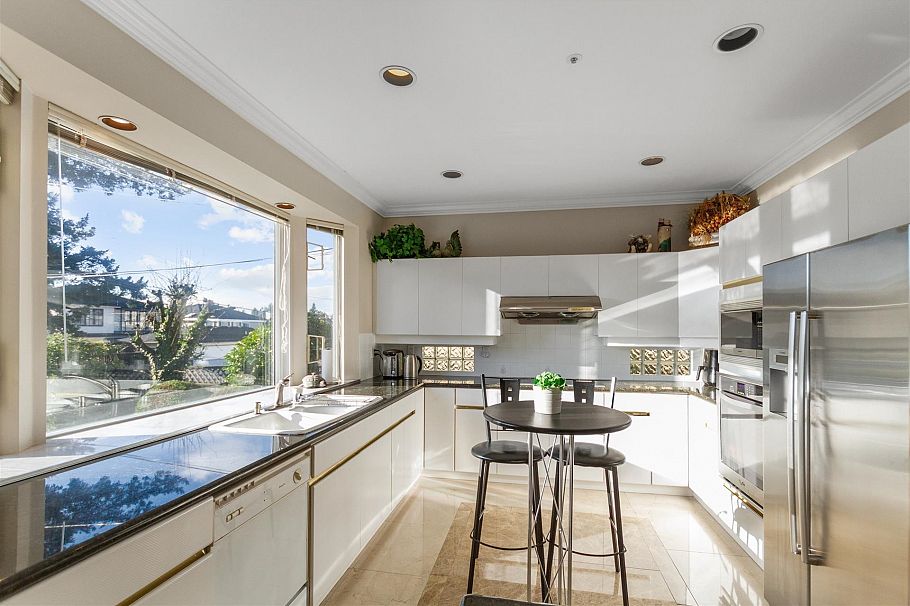 1028 W 51st Avenue Vancouver, BC - 8