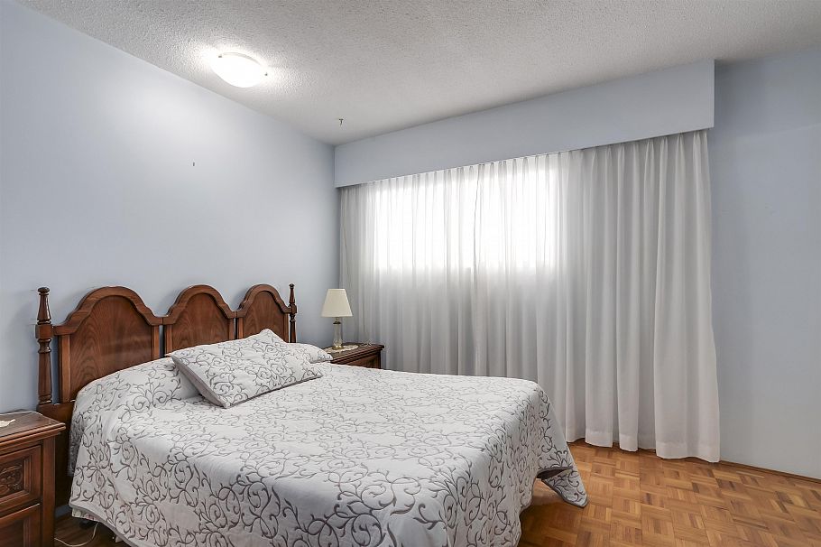 2636 Triumph Street Vancouver, BC - 12