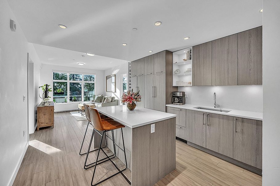 205 733 E 3rd Street North Vancouver, BC - 2