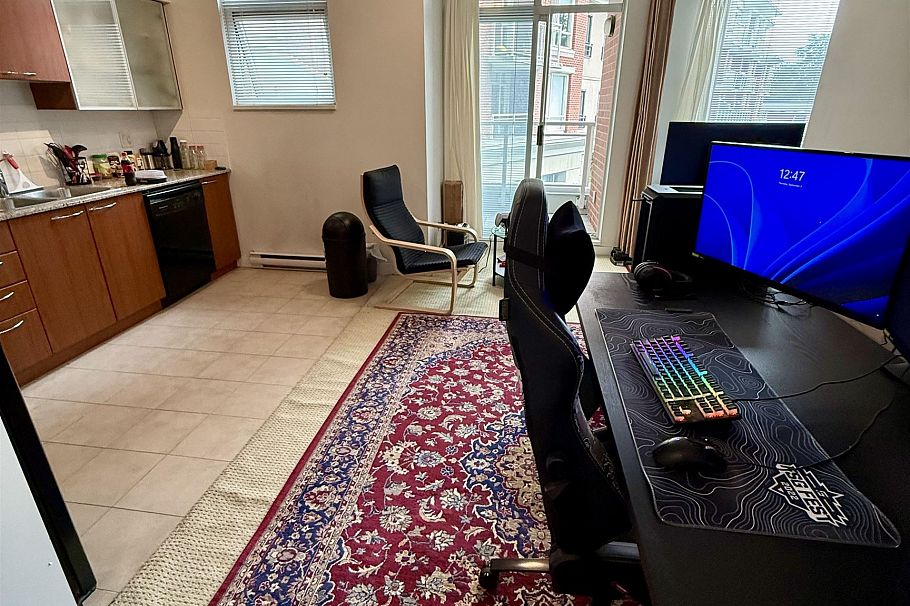 302 4028 Knight Street Vancouver, BC - 10