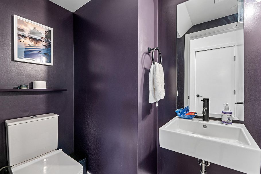 27 533 E 3rd Street North Vancouver, BC - 16