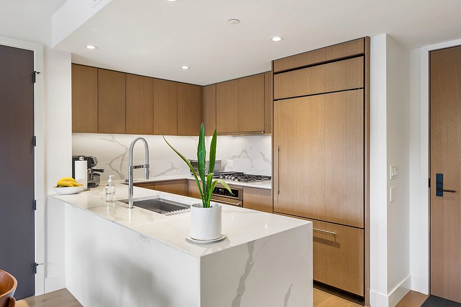 201 5089 Quebec Street Vancouver, BC - 1