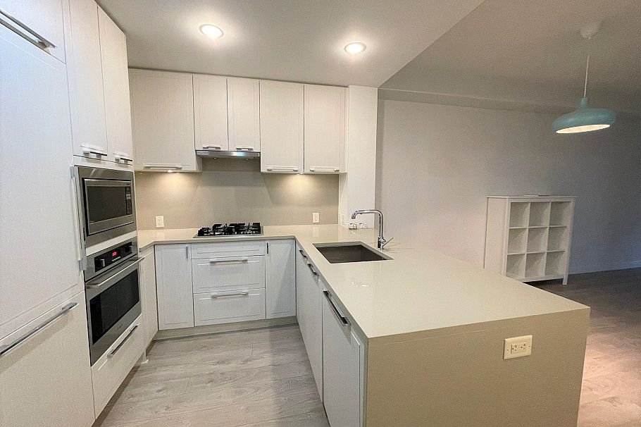 102 6633 Cambie Street Vancouver, BC - 3