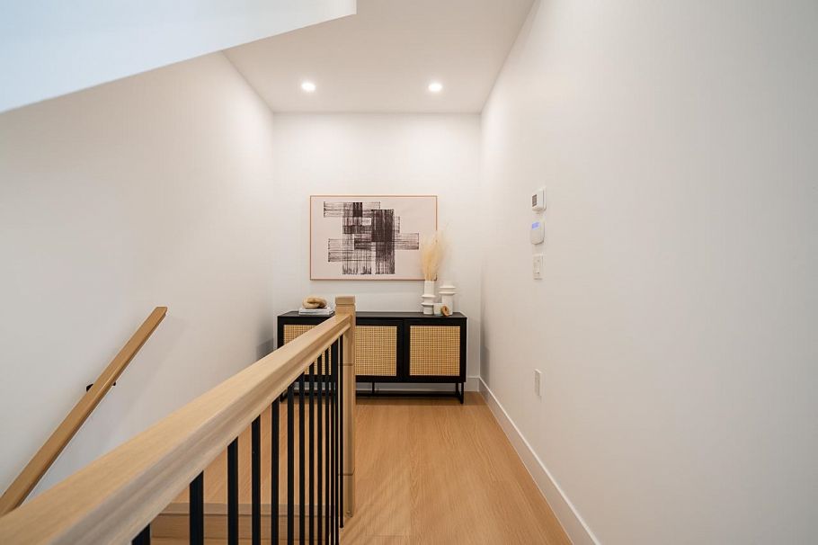 2107 E 33rd Avenue Vancouver, BC - 14