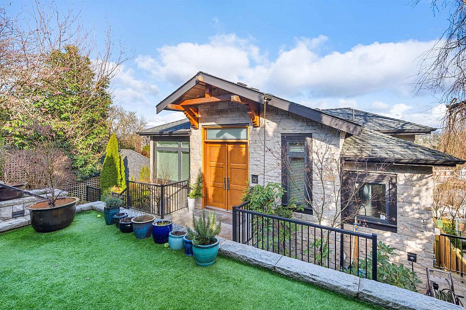 4578 Puget Drive Vancouver, BC - 8