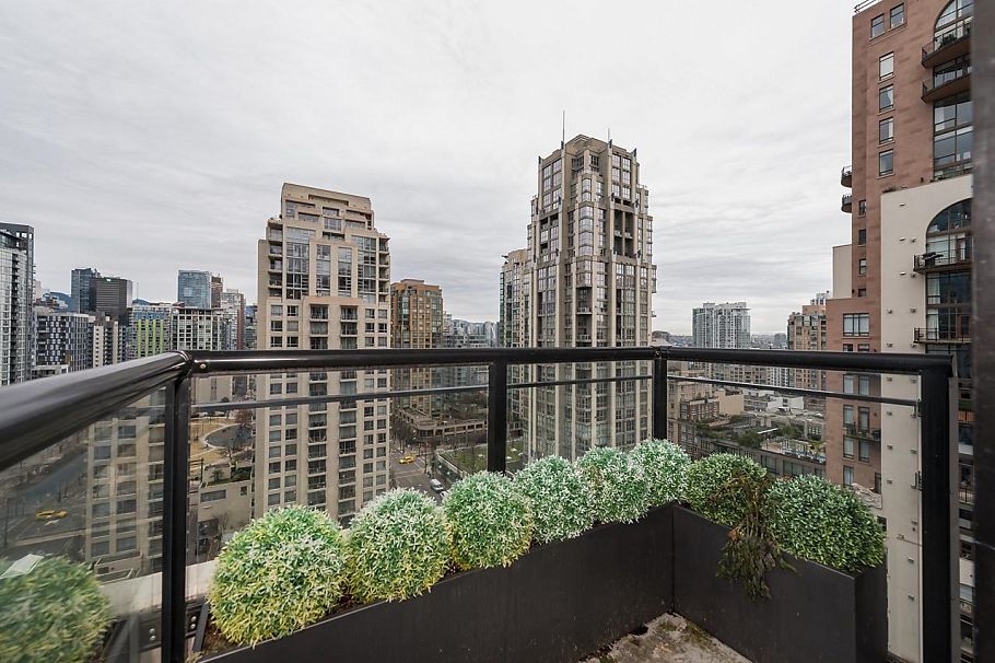 1801 1295 Richards Street Vancouver, BC - 14