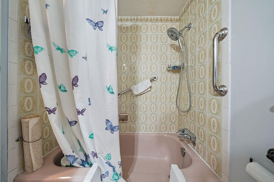 202 8770 Laurel Street Vancouver, BC - 15