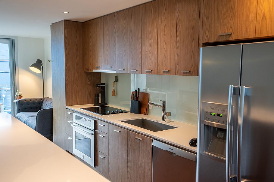 7 850 W 8th Avenue Vancouver, BC - 8